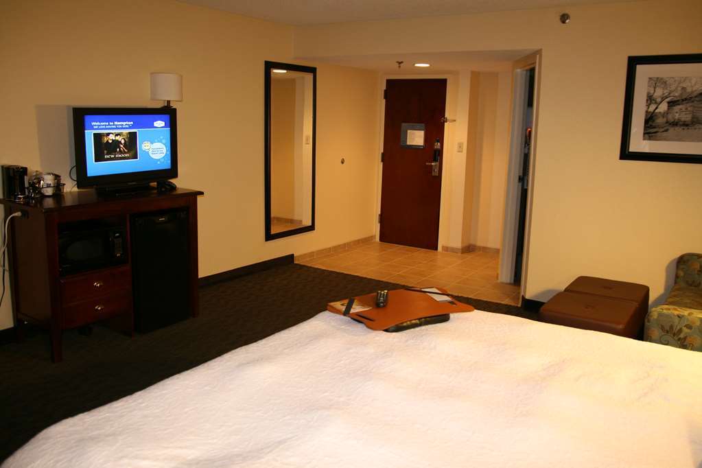 Hampton Inn Charlotte-Gastonia Room photo
