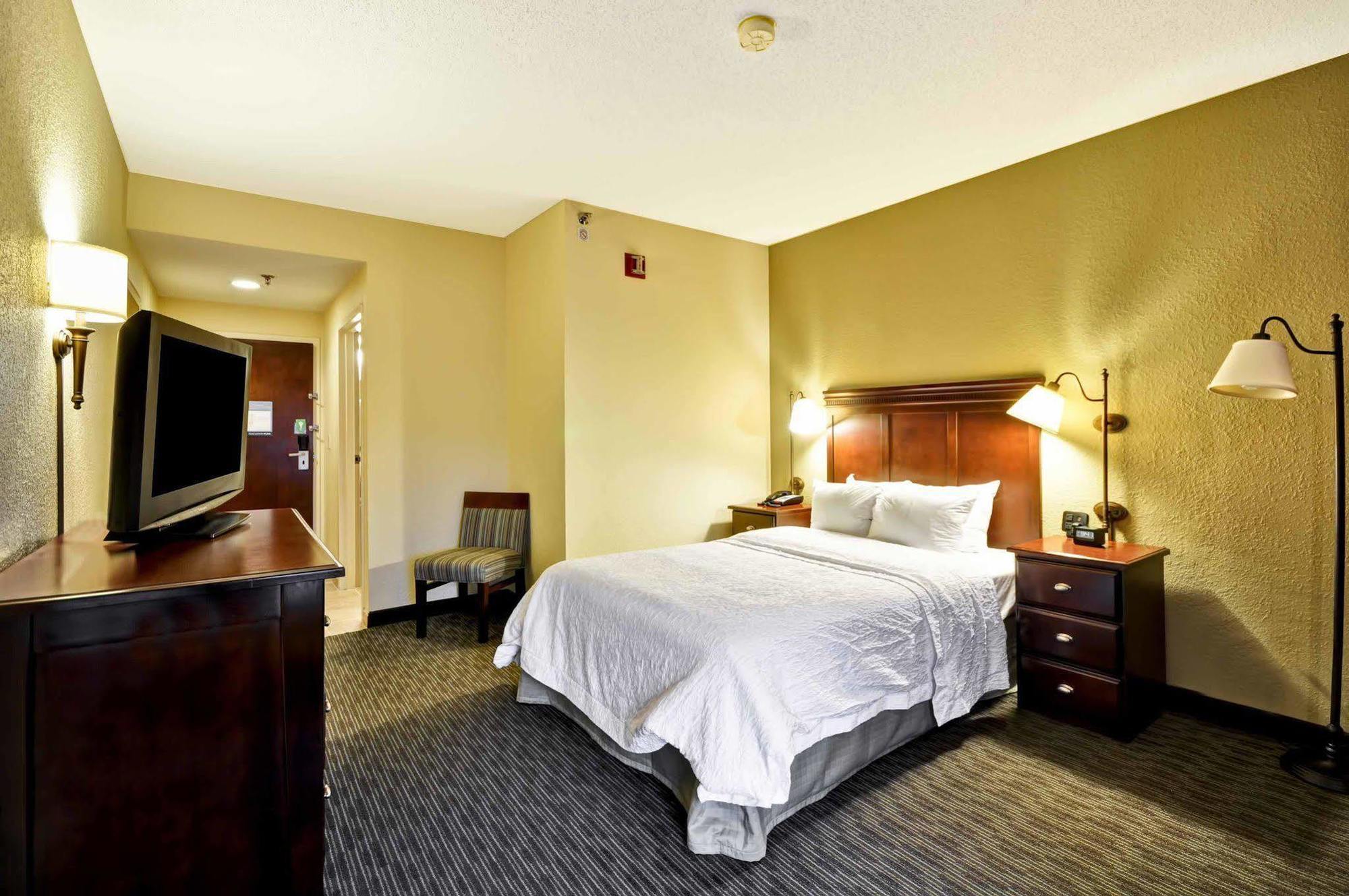 Hampton Inn Charlotte-Gastonia Exterior photo